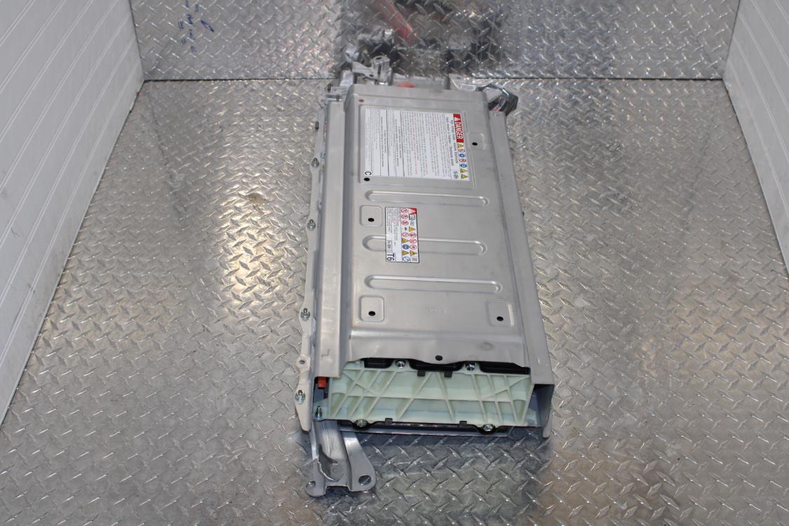 New Toyota Original Battery Pack 2010-2015 Toyota Prius 1.8 Hybrid 2ZR-FXE Imported from Japan (Zero Mile): Image 4